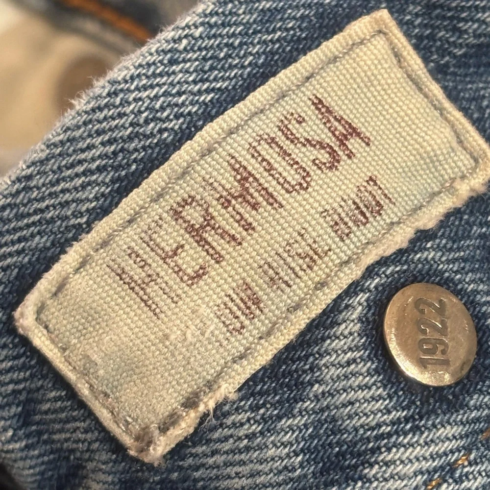 Distressed Hollister Jeans‎